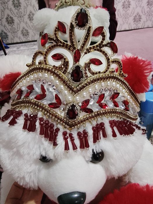 Diadema va qalpoqlar