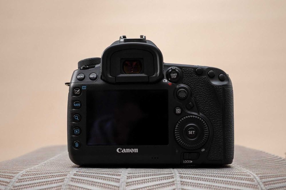 Canon 5D Mark IV full-frame | 45k shutter | Perfect funcțional