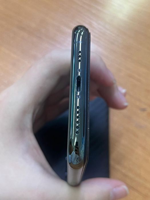 Iphone 11 pro состояние идеал.