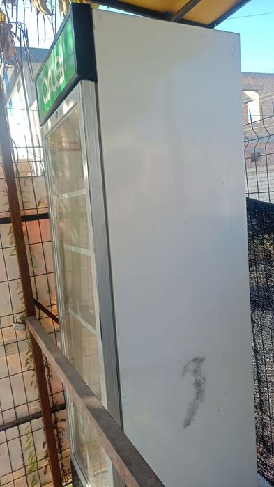 Продаëтся холодильник витрина