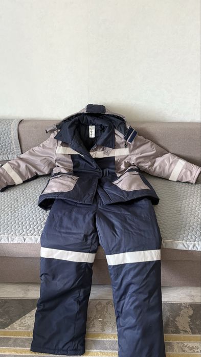 Продам комплект спец одежды