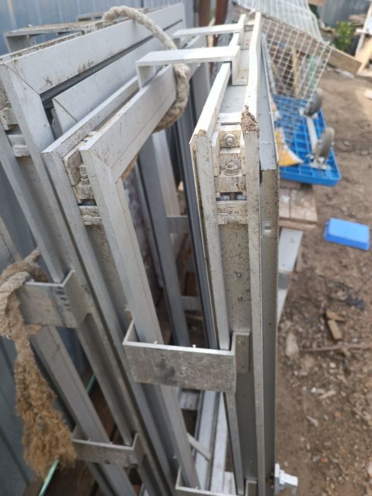 Продам алюминивые окна