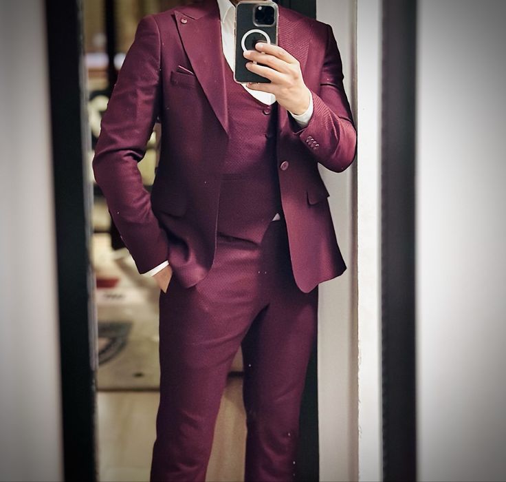 Costum Barbat Bordo – Mărimea 48