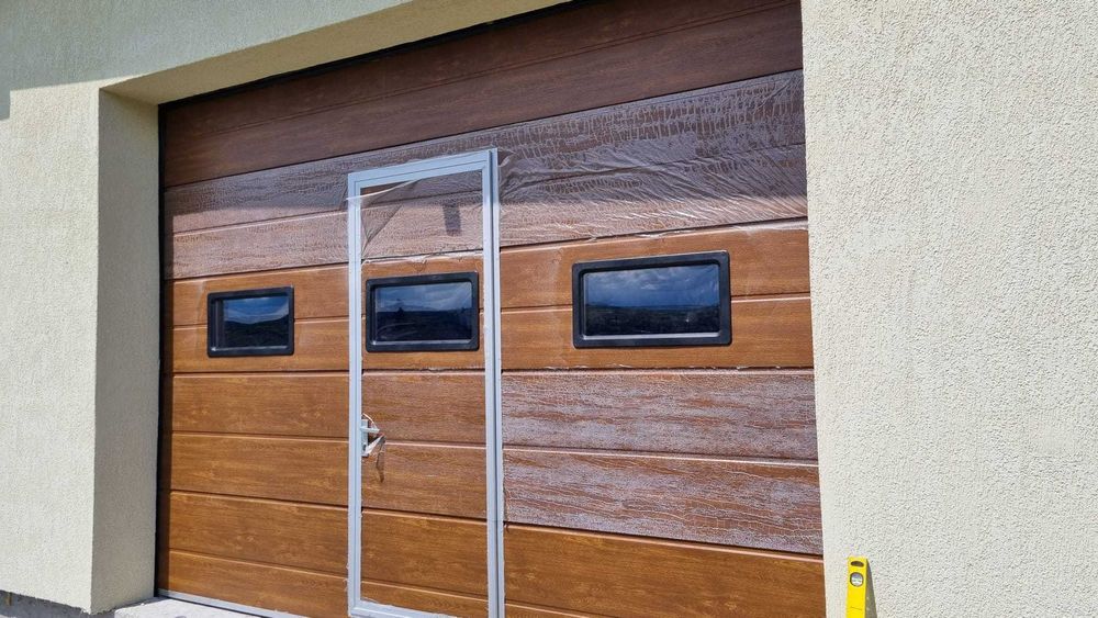 uși de garaj industriale