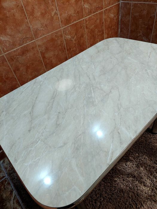 Vând masă de bucătărie