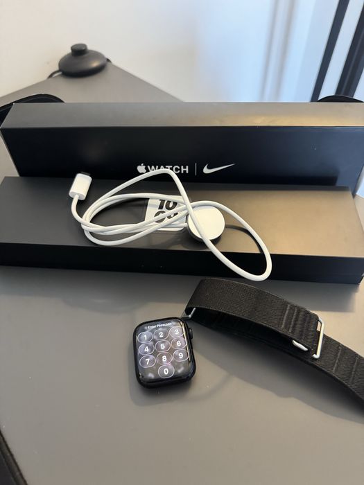 Apple Watch Seria 7 GPS 45mm - Nike Edition - 32gb