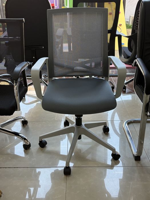 Ofis kreslo sotiladi