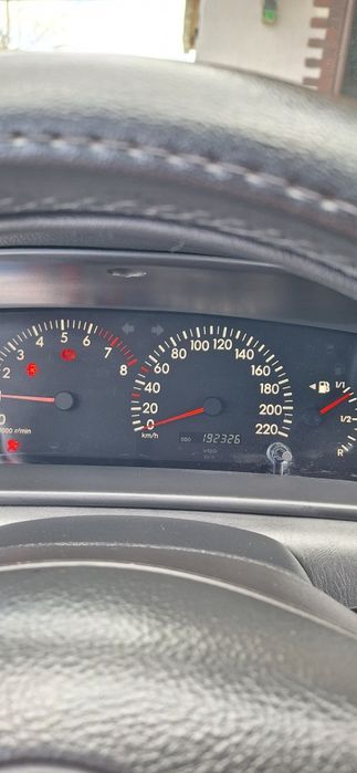 Toyota Corolla 1.4 VVT-i Benzină 97CP – întreținută complet + investiții mari + ITP 2027
