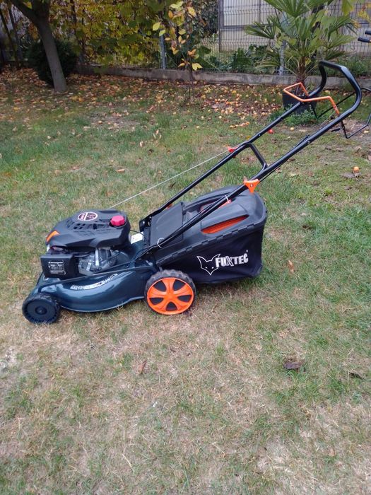Vând mașină de tuns gazon din Germania