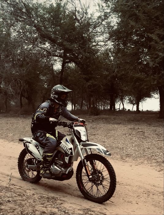 Эндуро мотоцикл 250куб