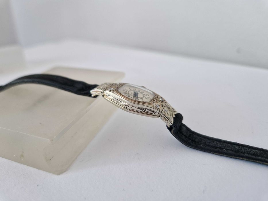 Ceas de Dame din Aur de 18 k-750 cu Diamante -Art-Deco-Mecanic.