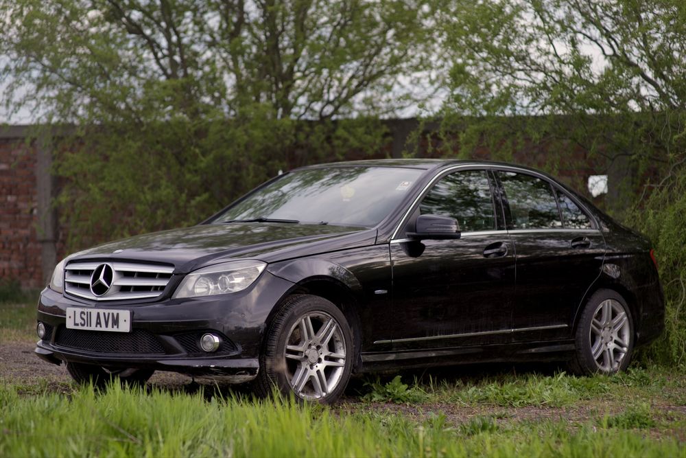 Dezmembrez Mercedes C220CDI C200CDI C250CDI W204 pachet AMG bara fata bara spate usa capota aripa dreapta stanga punte jug armatura tragger ochelar fa