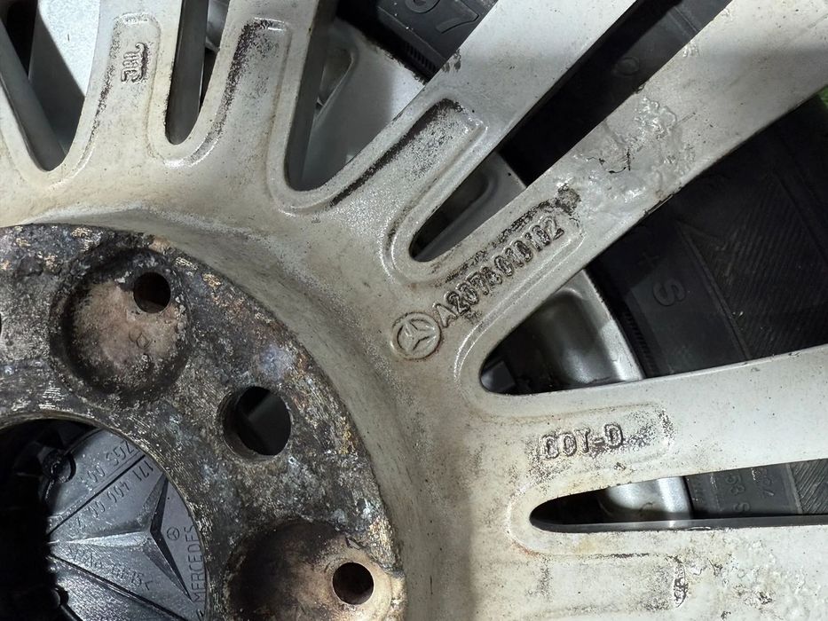 JANTE MERCEDES BENZ R17 / 5x112 / W205 C180 /  235/45 R17 97W XL / 7,5JX17H2 / ET45 / DOT D / A2074010102  + CAUCIUCURI (X3)