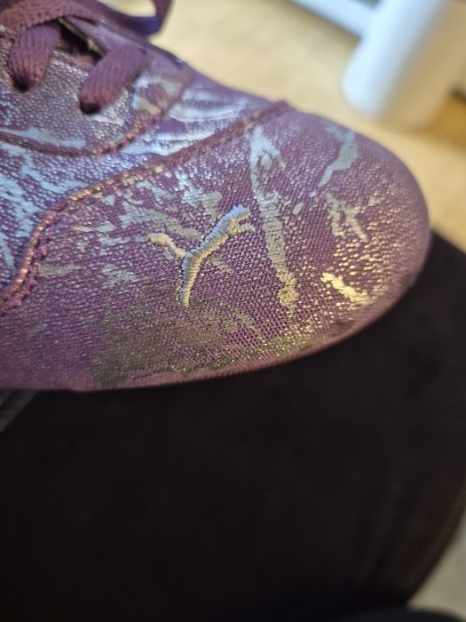 Продавач маратонки Puma