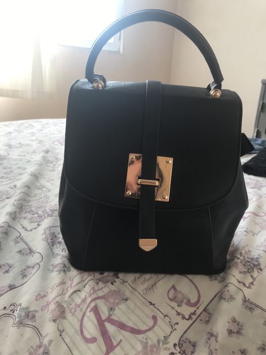 Спортно елегантна чанта