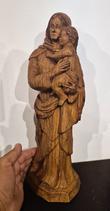 Statuetă vintage din lemn, Fecioara Maria cu Pruncul Iisus, din anul 1960, 35cm înnălțime.