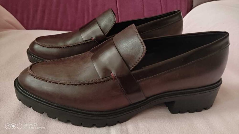 Pantofi trendy full piele de la GEOX Respira marimea 39