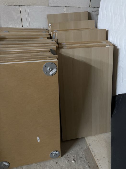 Разпродажба на маси от Икеа в много добро състояние