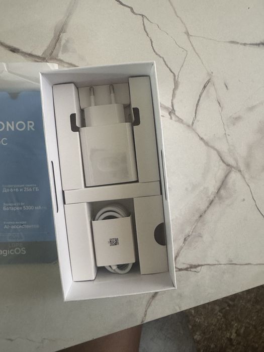 Продам HonorX6 c