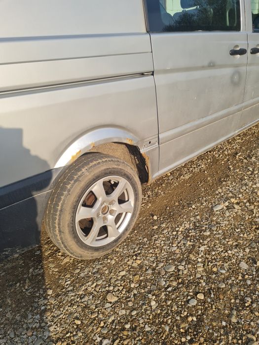 Vând Mercedes vito