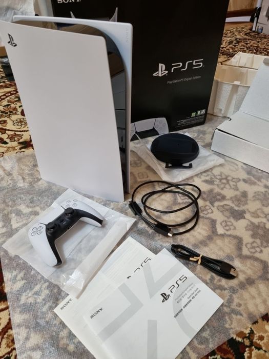 Продам PS5 Digital Edition с топ играми. В отличном состоянии.