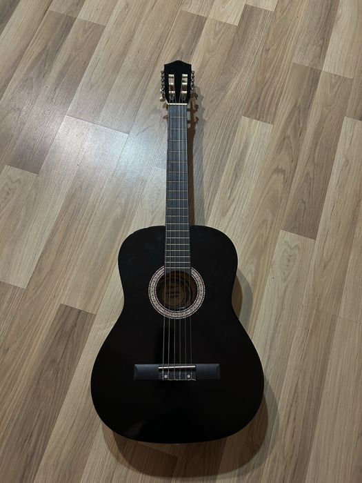 Chitara clasica neagra
