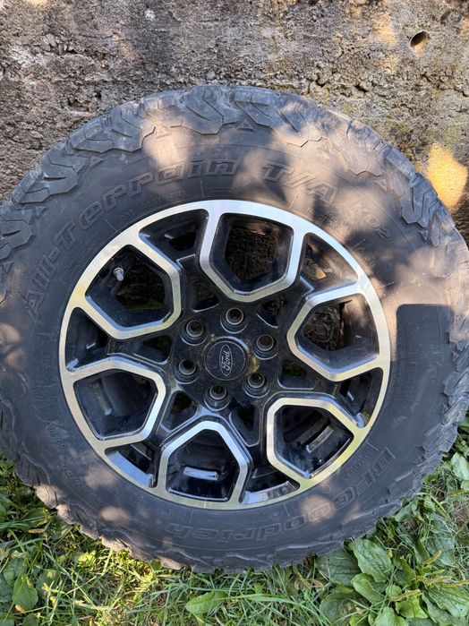 Джанти и гуми за Форд LT255/70/R17 - 6X135