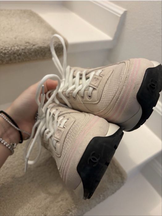 Chanel    sneakers   Roz