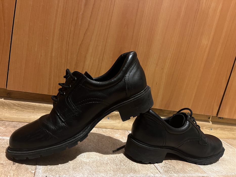 Елегантни обувки от естествена кожа - номер 39 (подходящи за номер 38)