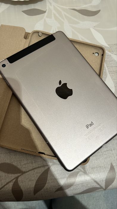 Продам IPad mini 4, б/у
