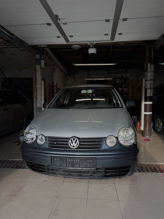 VOLKSWAGEN Polo