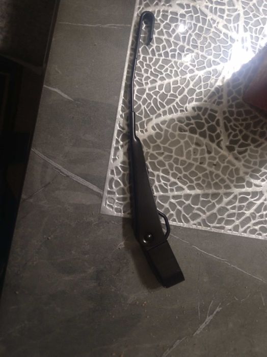 Задний держатель щетки стекло очистителя