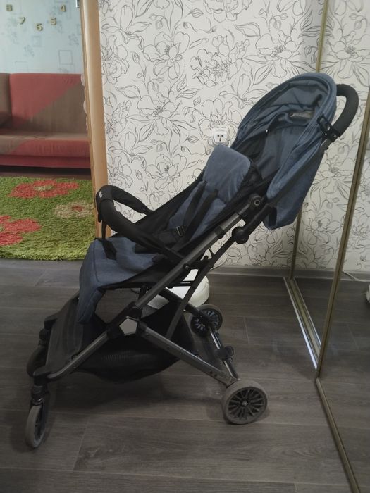 Продам коляску чемоданчик