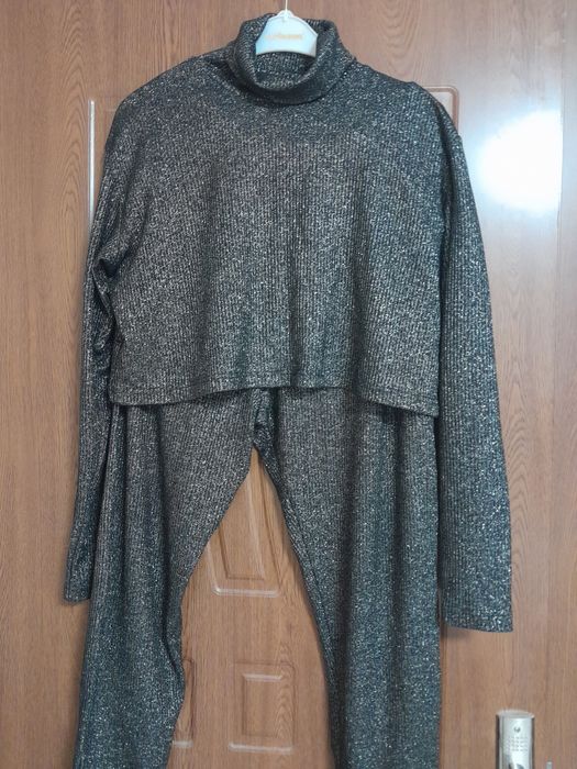 Продавам комплект с ламе