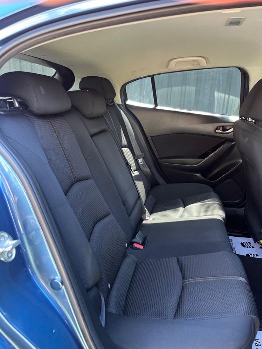 Mazda 3, motor 2.0 Skyactiv-G (aspirat natural, benzina), 120 CP, hatchback, fabricatie 2017, 130 000km, merge si arata impecabil