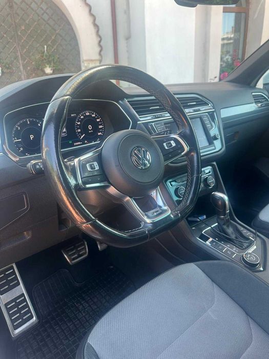 Volkswagen Tiguan R-Line 2.0D 4Motion Panorama/Digital Cockpit