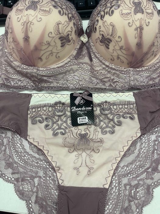 Нежные белые остатки