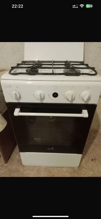 Продам газовую  плиту 10000