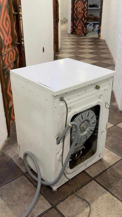 Cтиральную машину модель  LG.