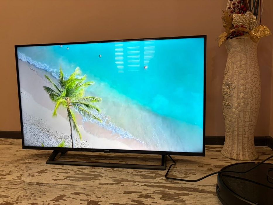 Продавам телевизор Hisense 43A7300F 43 инча 4K UHD