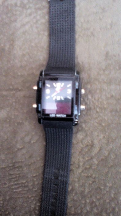 Унисекс часовник и дамски