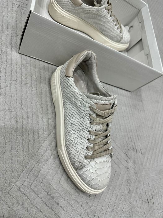 Кроссовки кожаные