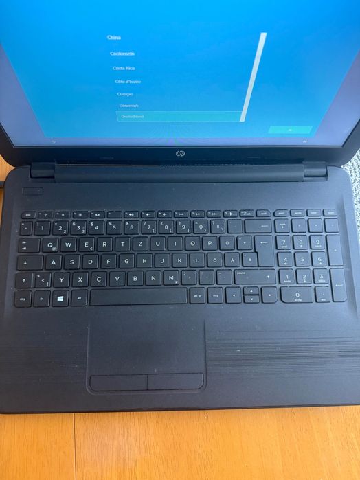 Лаптоп HP  15.6“ AMD A6 Quad-Core 8 GB RAM Windows 10 Pro
