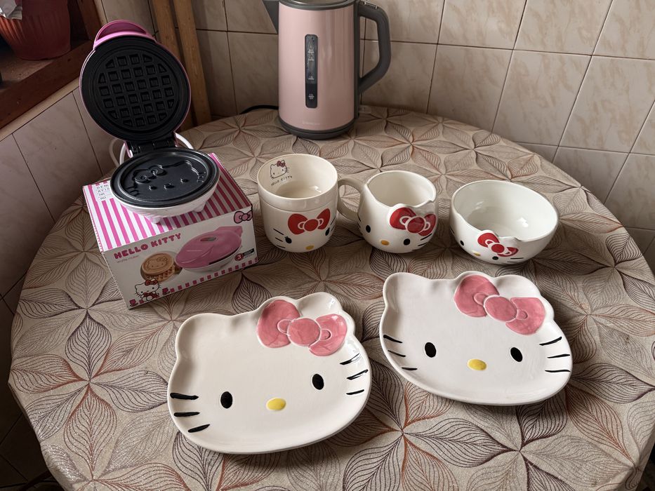 Съдове и гофретник Sanrio Hello Kitty