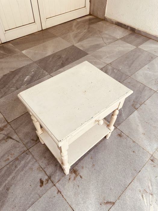 Винтидж нощно шкафче / помощна масичка