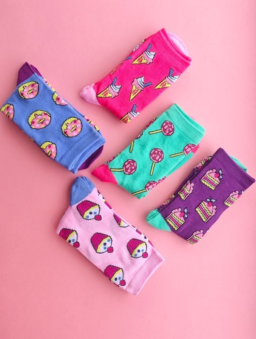 Шарени забавни чорапи