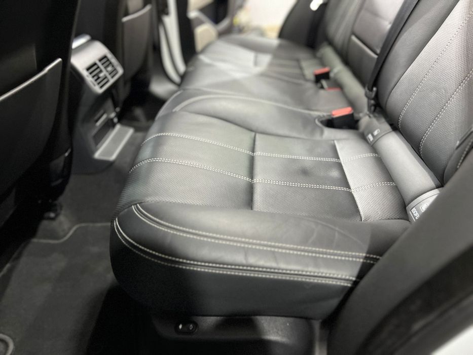 Land Rover Range Rover Velar D300 SE/300 CP. R-Dynamic. Achiziție România la 0 Km. Km reali.