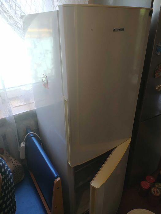 Холодильник samsung
