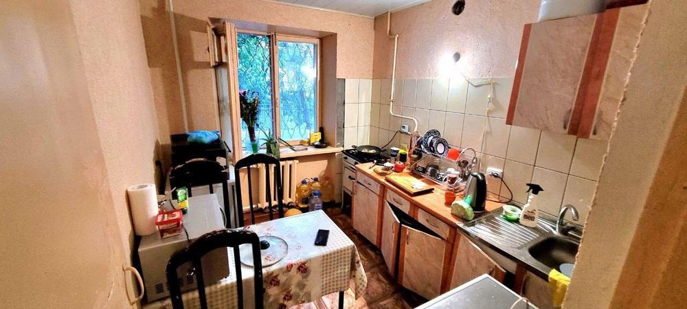 1/1/4 массив Ялангач, ориентир 7 я поликлиника,дом кирпич,26 м2