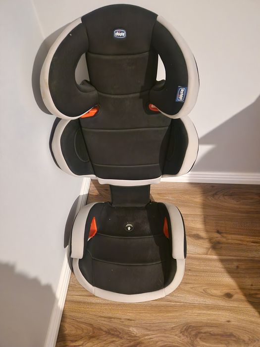 Vând scaune auto chicco